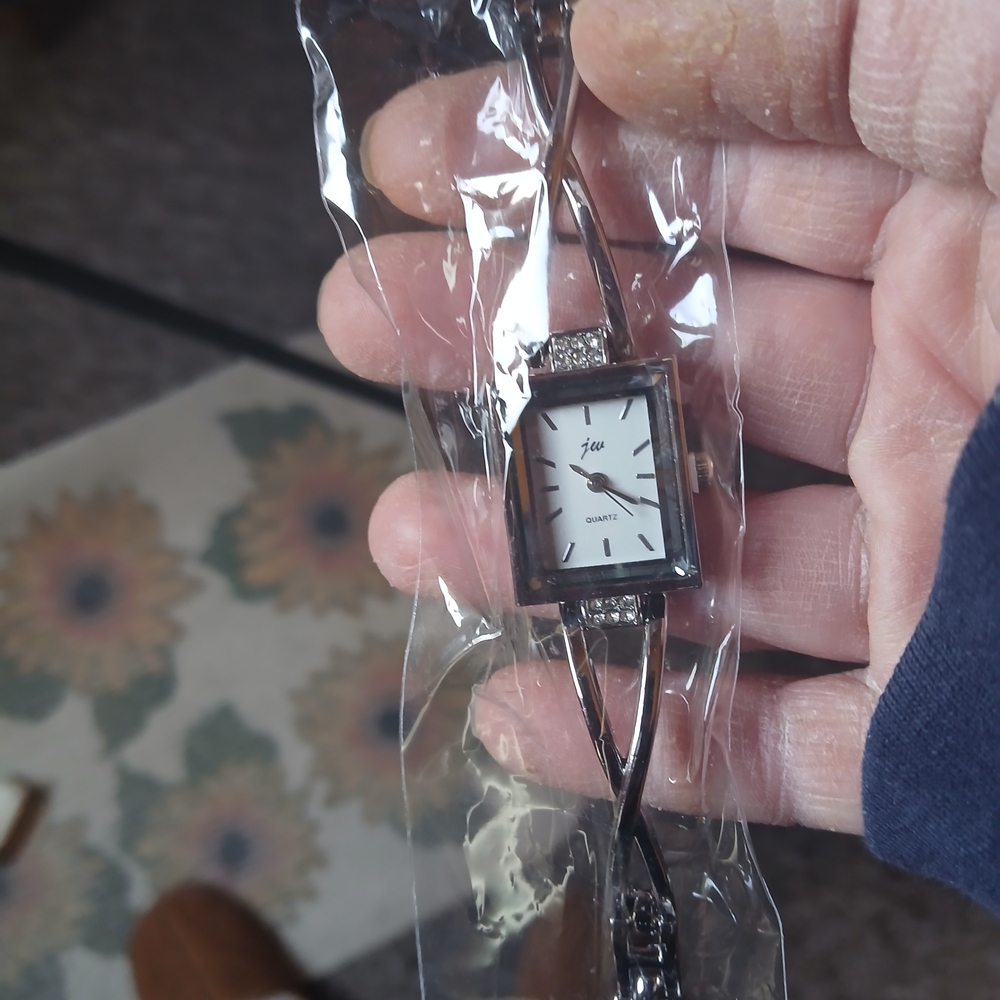 Women's Square Face Quartz Bracelet Watch in Rose Gold Tone